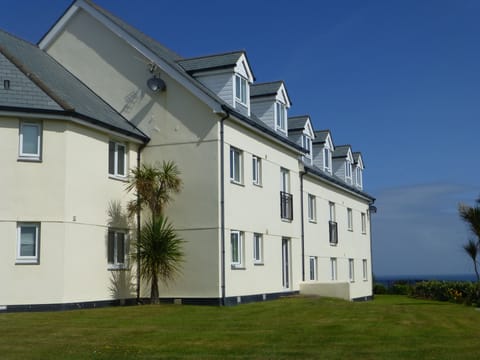 8 Pentire Heights - 1st Floor