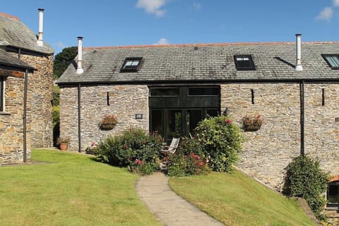 The entrance to Cote Barn