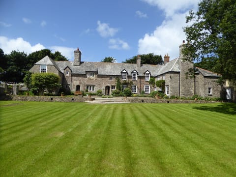 Bay Cottage is a section of Ebbingford Manor.