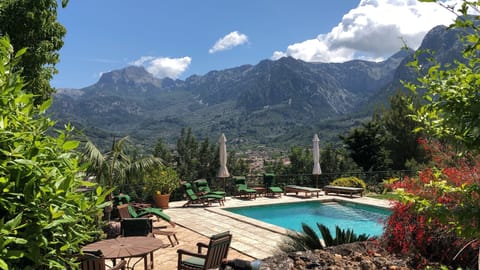 Private swimming pool with stunning views!