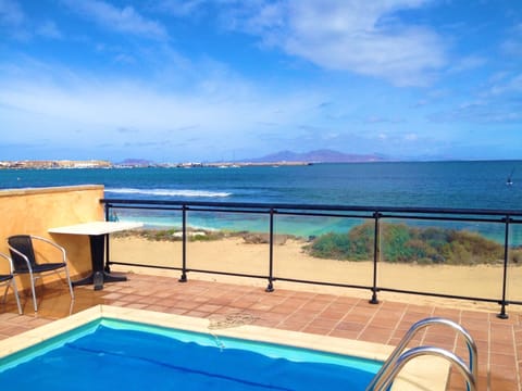 Stunning Sea views from pool