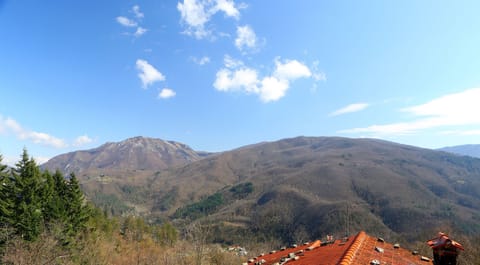 Main bedroom View of the Lima Valley