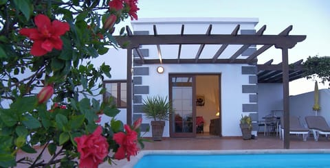 Villa with private pool in own walled grounds