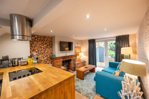 No. 33 Cottage 1, Thornham: Open plan living environment