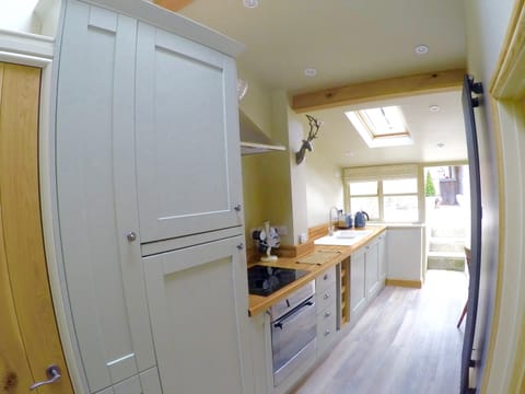 The brand new fitted kitchen 