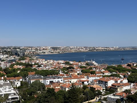 360 degrees terrace and view all the way from Lisbon to Sintra