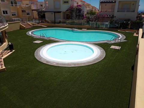 Large pool and separate children's pool