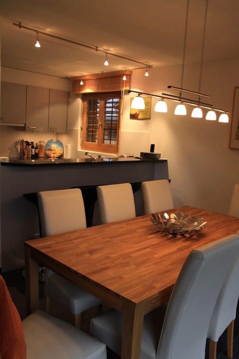 Dinner seating for 8