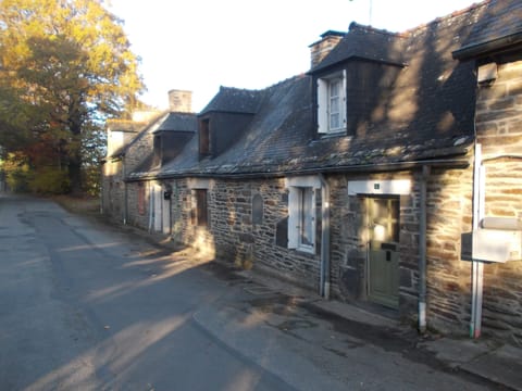the terrace of cottages from the road side