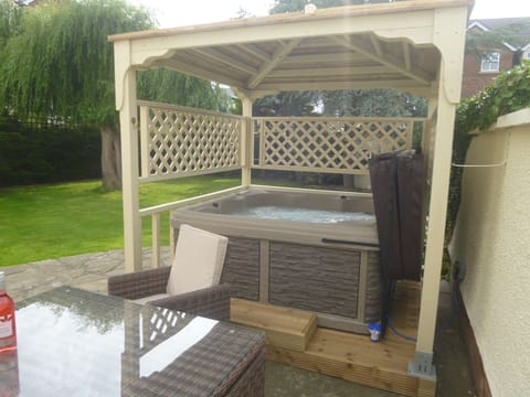 Hot tub for your exclusive use