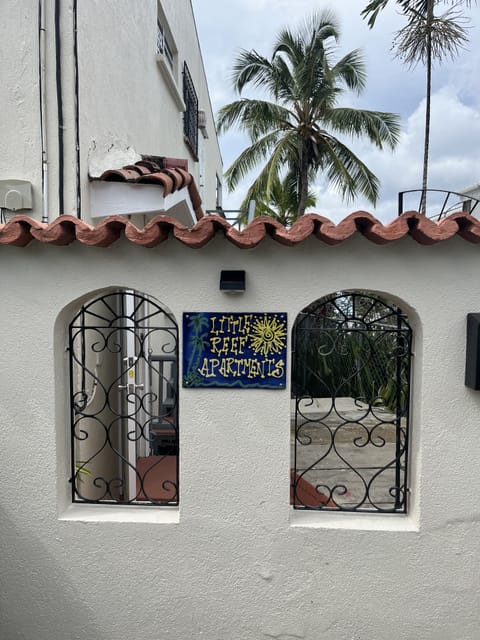 Entrance to Little Reef apartments