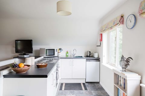 Well equipped kitchen / fresh farm  eggs available!l