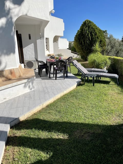 Large southern facing terrace 🌞😎