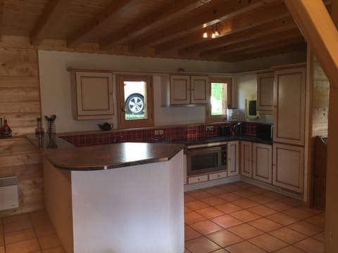 Large well appointed kitchen