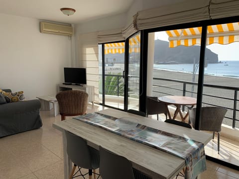 Comedor-salón-balcón