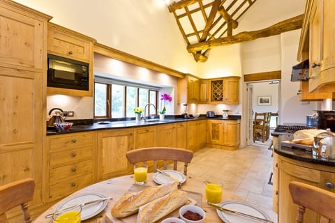 The luxury oak kitchen
