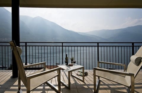 See Lake Como in style at our Penthouse Apartment With Panoramic lake view.