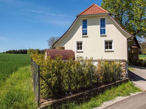 Fenced property for familys with dog near the forest with sauna