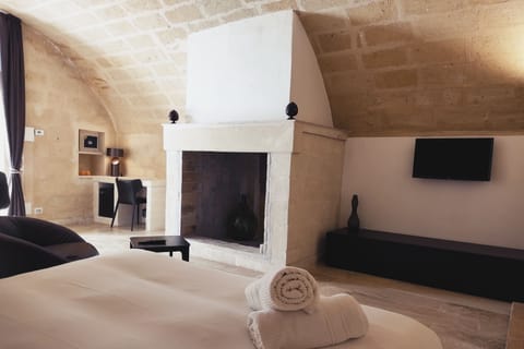 Superior Suite, 1 Queen Bed | 1 bedroom, premium bedding, down comforters, minibar