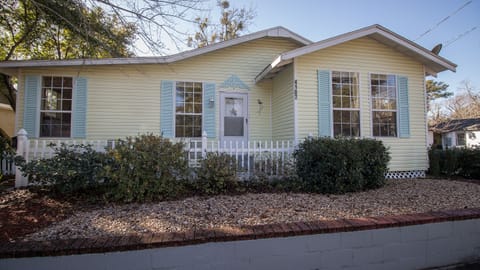 Welcome to our beach house which is a 5 minute walk to the gulf!