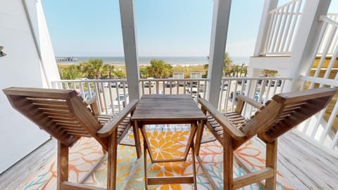 Welcome To South Beach Ocean E8