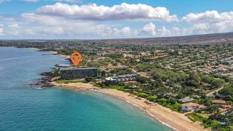 Breathtaking Keawakapu beach fronts Mana Kai! Flat, soft sand bottom and clear!