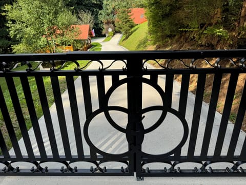 Private gated driveway to Rogla Lodge