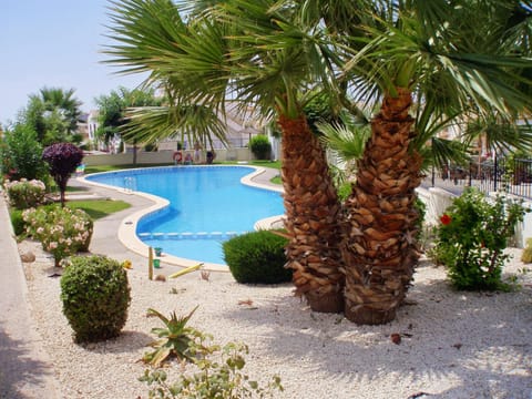 Communal Pool from childrens end - Los Dolses
