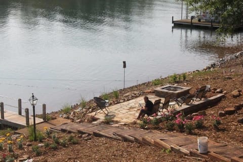outdoor patio and fire pit
right on the lake