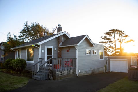 The Osage sits on the west side of Hemlock, just a short stroll to the ocean.