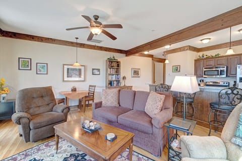 Open Floor Plan--- Cozy and Inviting, Full Sleeper