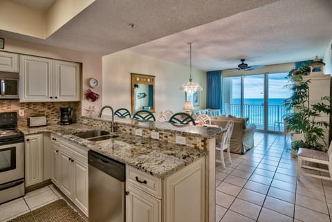 2023 new "Chefs"kitchen, granite, cabinets, granite from Brazil seating for 6 