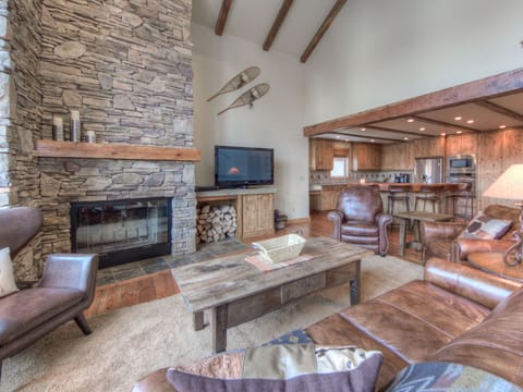 Black Eagle Lodge 25, Living, 2