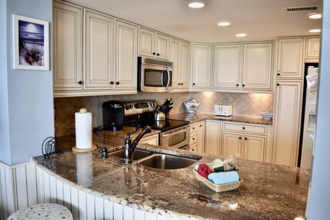 Remodeled Kitchen w/Plenty of Counter Space
