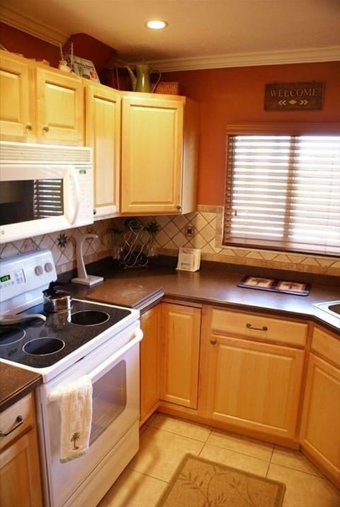Fully Equipped & Modern Kitchen----Even has an Italian cookbook