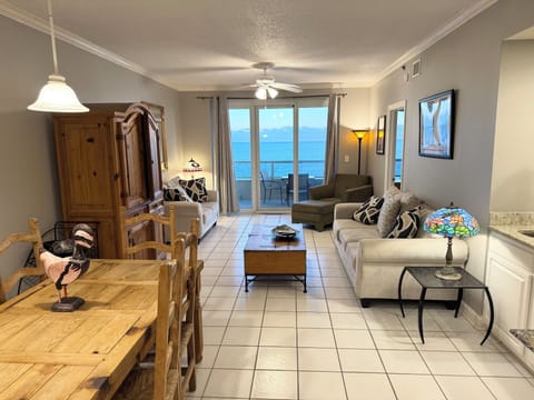 Gulf front Living room 