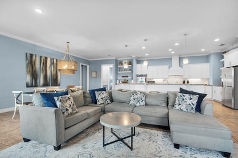 Living and kitchen area