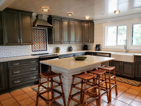 Island and Stove
Kitchen is fully stocked!