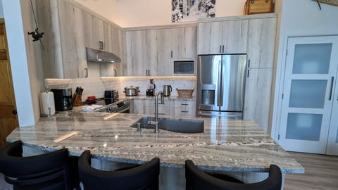 Beaver Creek West Condo A-4 kitchen with breakfast bar