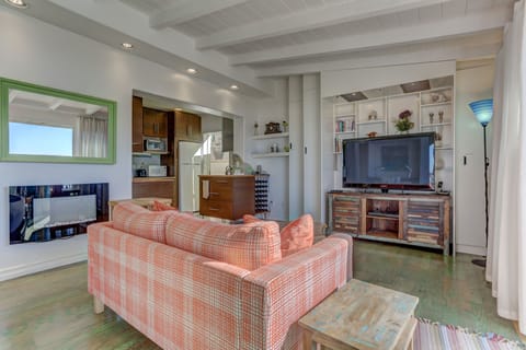 TV in main room for entertainment.