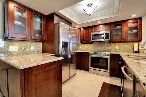 Brand new kitchen with granite and state of art appliances! 