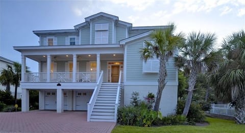 Front Exterior View of Home