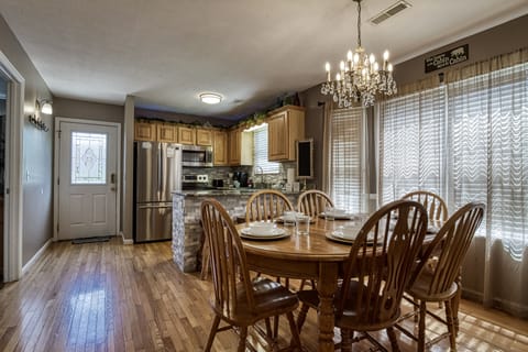 Vacation Rental in the Smokies "Striking Waters" - Dining room and kitchen