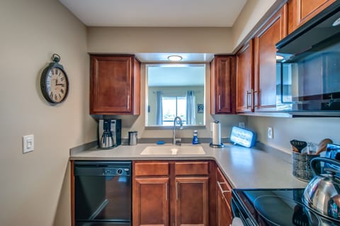 Coffee pot with permanent filter.  