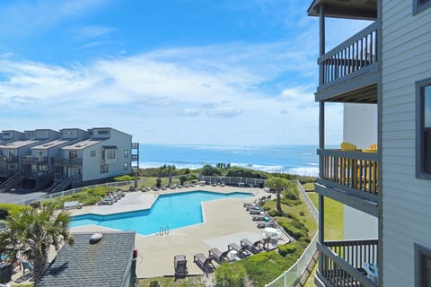ShipWatch 1316 Balcony Ocean / Pool View