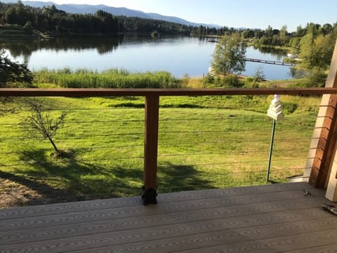 Lakeside Bedroom (3)deck view