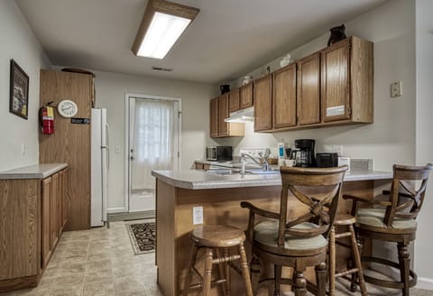 Budget Friendly Cottage in the Smokies "Henderson's Riverside" - Bar top and kitchen