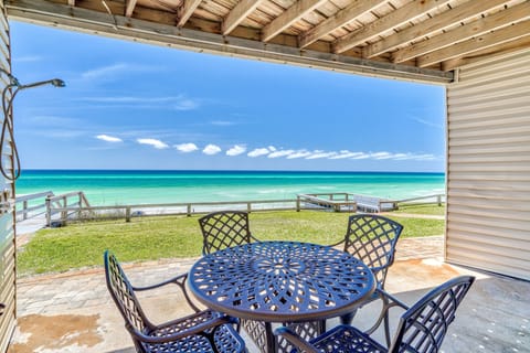 Gulf Front Patio and Just Steps from the Beach!