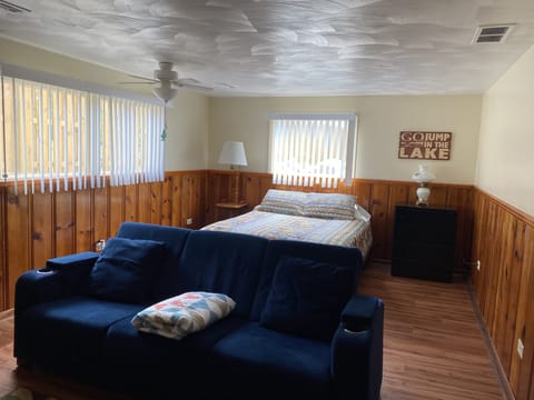 Queen size bed