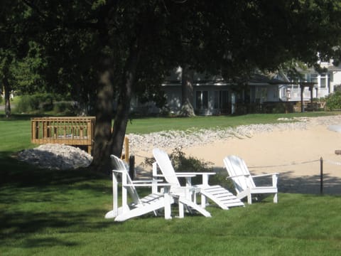 Enjoy the Bayview park and beach right next door